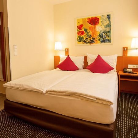 Central Hotel Loewen Feldkirch Bagian luar foto