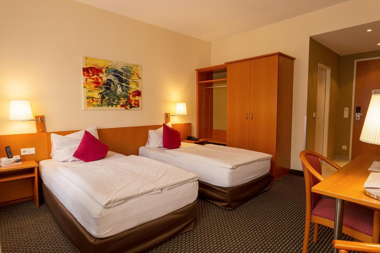 Central Hotel Loewen Feldkirch Bagian luar foto
