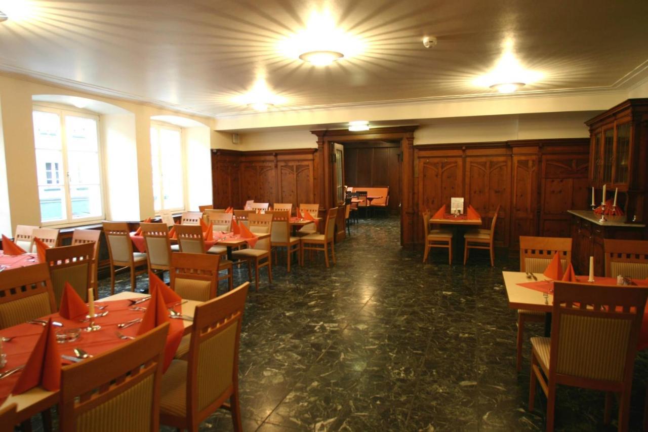 Central Hotel Loewen Feldkirch Bagian luar foto